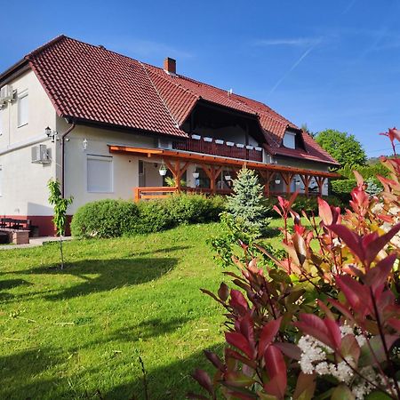 Havasi Üdülőház Gyenesdiás Exterior foto